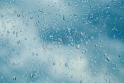下雨天入宅吉凶，揭秘传统习俗与现代生活的交融