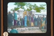 公婆认为吉时未到，传统与现代的对话