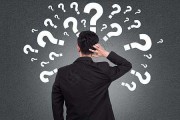 纠结去不去求签的人，他们背后隐藏的故事与选择