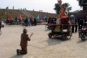 拜老爷求签用什么东西，传统习俗与现代选择