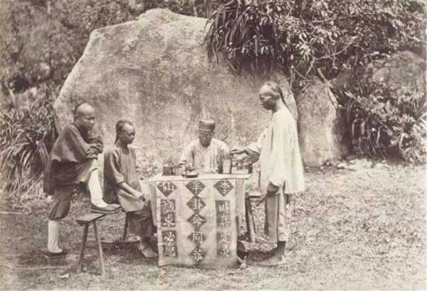 揭秘算命的避人,究竟是什么意思?,命运,算命,传统习俗,第1张 揭秘算命的避人,究竟是什么意思?,命运,算命,传统习俗,第1张