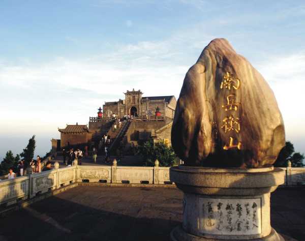 南岳求签问卦，传统文化的智慧与现代生活的启示,象征,命运,求签,第1张