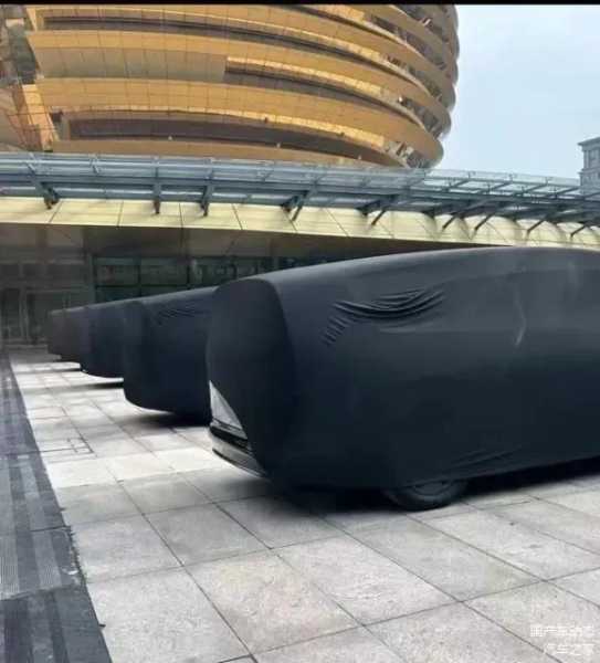 大排量车，解读梦境中的力量与追求,象征,事业,挑战,第1张