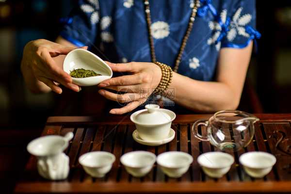 茶艺宝宝取名指南，如何为孩子起一个好听又寓意深远的名字？,宝宝取名,传统与现代,能量,第1张