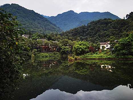 高山与平湖，自然与的对话,象征,命运,风水布局,第1张