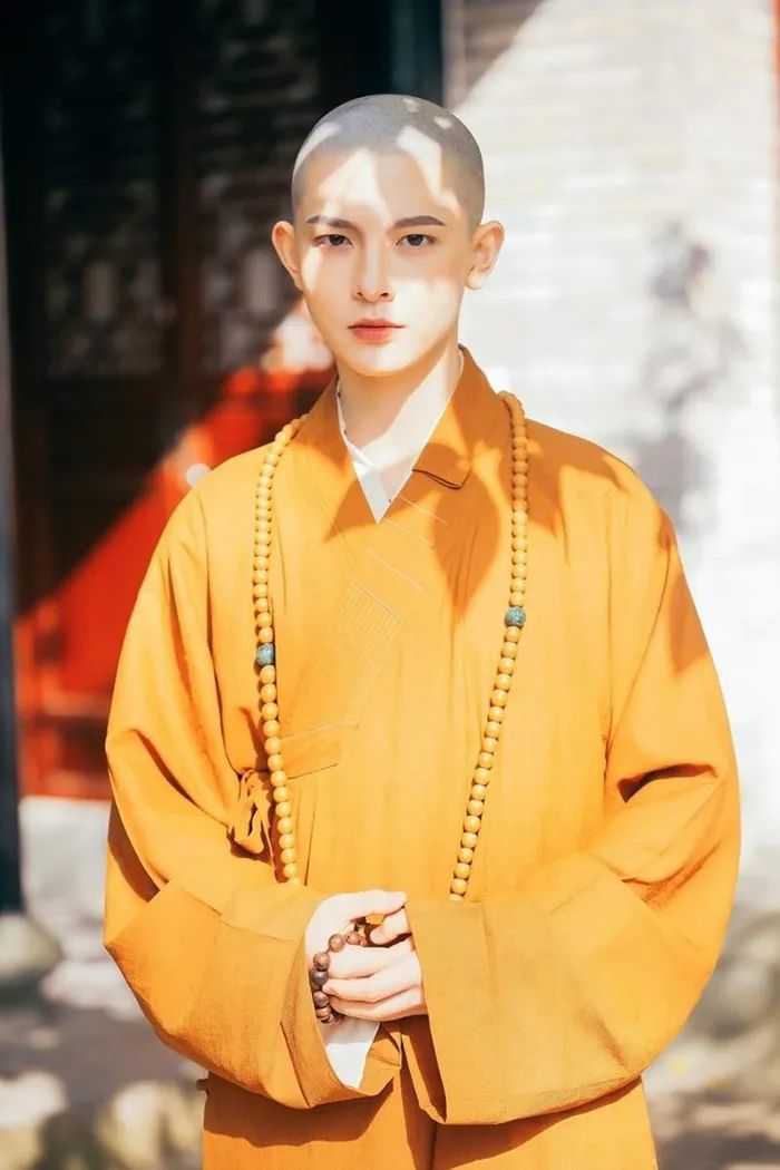 梦到出家和尚，预兆与解梦解析,象征,解梦,自我,第1张