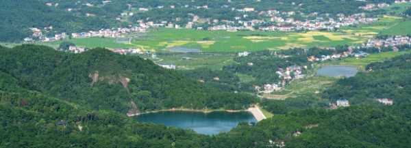 好,用户让我写一篇关于南岳求签求到申宫的文章,首先得确定标题。标题要简洁又能吸引人,我想到南岳求签,命运的指引与心灵的觉醒这个标题,既点出了主题,又有一定的深度,象征,命运,挑战,第1张 好,用户让我写一篇关于南岳求签求到申宫的文章,首先得确定标题。标题要简洁又能吸引人,我想到南岳求签,命运的指引与心灵的觉醒这个标题,既点出了主题,又有一定的深度,象征,命运,挑战,第1张