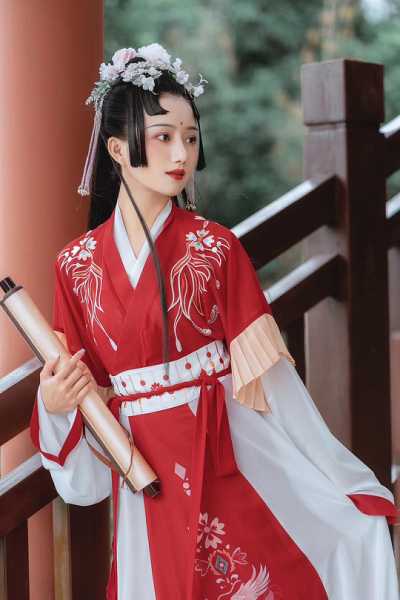 古装女子庙里求签，命运的转折与心灵的觉醒,命运,希望,求签,第1张
