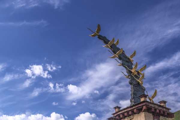 好，用户让我写一篇关于民间算命内容是什么的文章，先写标题，再写内容，内容不少于992个字。首先，我需要明确文章的结构和主要内容,命运,事业,挑战,第1张