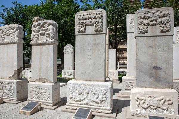 好,用户让我写一篇关于墓地放什么神像好的文章,还给了标题和字数要求。首先,我需要确定标题,要吸引人同时点明主题。,内容部分要详细,不少于897字,涵盖不同神像的选择和摆放位置,象征,希望,八字,第1张 好,用户让我写一篇关于墓地放什么神像好的文章,还给了标题和字数要求。首先,我需要确定标题,要吸引人同时点明主题。,内容部分要详细,不少于897字,涵盖不同神像的选择和摆放位置,象征,希望,八字,第1张