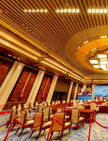 好，用户想要写一篇关于求签的寺庙在哪里啊的文章。首先，我需要确定文章的标题，要吸引人又明确。考虑到求签和寺庙这两个关键词，标题可以是求签的寺庙分布与文化意义,象征,事业,希望,第1张