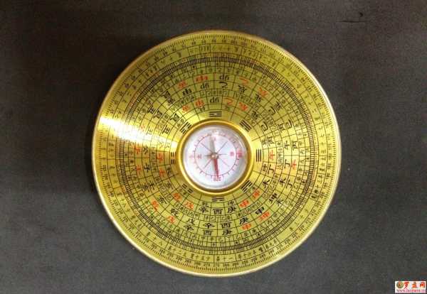 罗盘算命,解读命运的古老智慧,命运,算命,气场,第1张 罗盘算命,解读命运的古老智慧,命运,算命,气场,第1张