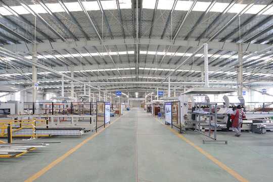 好，用户让我写一篇关于车间贴什么画好的文章。首先，我需要理解用户的需求。他们可能是在找一个装饰车间的建议，希望通过装饰画来提升，进而改善工作环境和生产效率,象征,挑战,希望,第1张