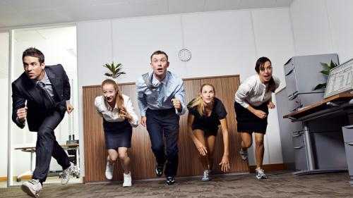 好，用户让我写一篇关于迷信蜡烛树的文章，先写标题，再写内容，内容不少于985个字。首先，我需要理解用户的需求。他们可能对这个话题感兴趣，或者想了解相关的文化背景和现代观点,象征,希望,文化传承,第1张