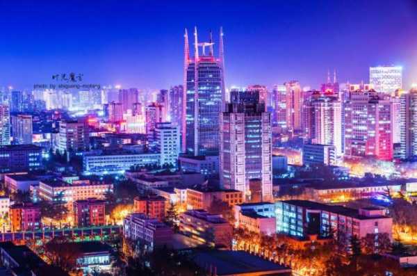 好，用户让我写一篇关于洛算命先生名字的文章，标题和内容都要写。首先，我需要确定文章的标题，得吸引人又相关。洛有很多算命先生，名字可能很多，但可能用户想了解的是常见的名字或者有什么特别之处,命运,事业,挑战,第1张