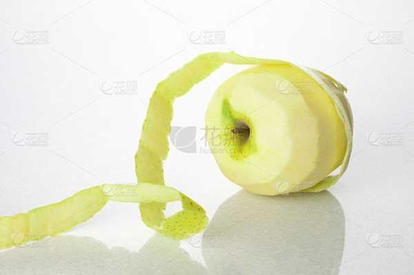 此外，还可以探讨剥皮对个人成长和自我认识的重要性。通过解梦，人们可以更好地了解自己，发现隐藏在表面下的问题和需求，从而促进个人成长和心理健康,象征,自我,解梦,第1张