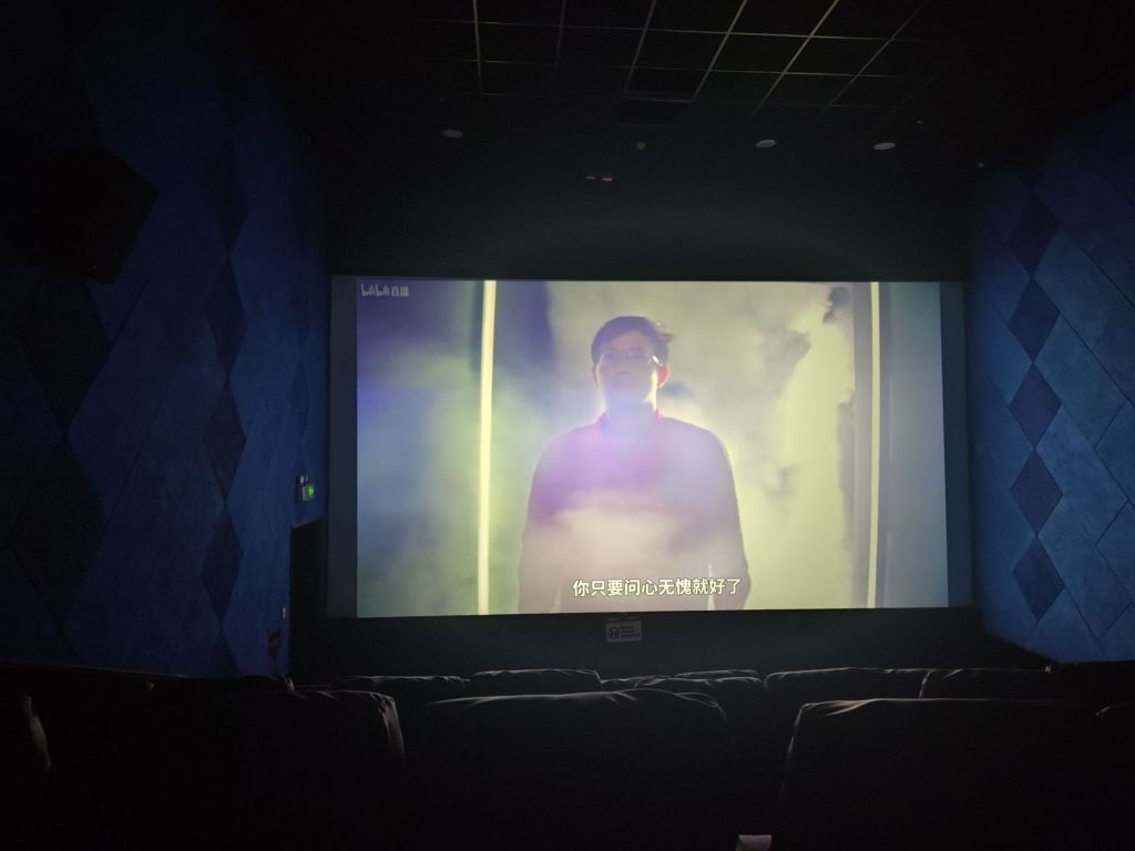 接下来，我得考虑如何展开这个主题。标题要吸引人，同时准确传达内容。比如，可以考虑用一些诗意的标题，比如前世今生，一场宿命的轮回或者婚姻，前世的姻缘，今世的求签。这样既符合主题，又容易引起读者的兴趣,命运,挑战,希望,第1张