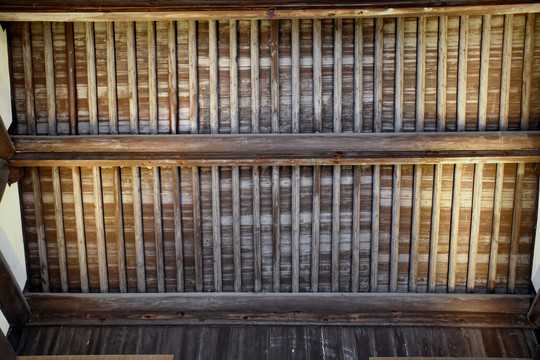 嗯，用户让我写一篇关于屋梁挂什么好最好的文章，还给了标题和字数要求。首先，我需要明确用户的需求是什么。看起来用户可能对感兴趣，或者正在装修房子，想要知道挂什么在屋梁上最好,象征,希望,气场,第1张