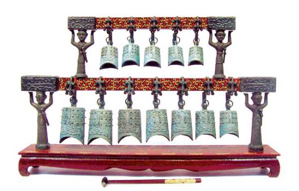 好，用户让我写一篇关于钟潭伯公求签的文章，首先得确定标题。标题要吸引人，可能用钟潭伯公求签，历史与现代的对话这样既有历史感又不失现代意义,象征,命运,挑战,第1张