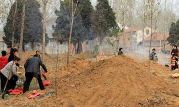 今日上坟吉时探秘,揭秘上坟的最佳时间选择,事业,吉时,吉凶,第1张 今日上坟吉时探秘,揭秘上坟的最佳时间选择,事业,吉时,吉凶,第1张