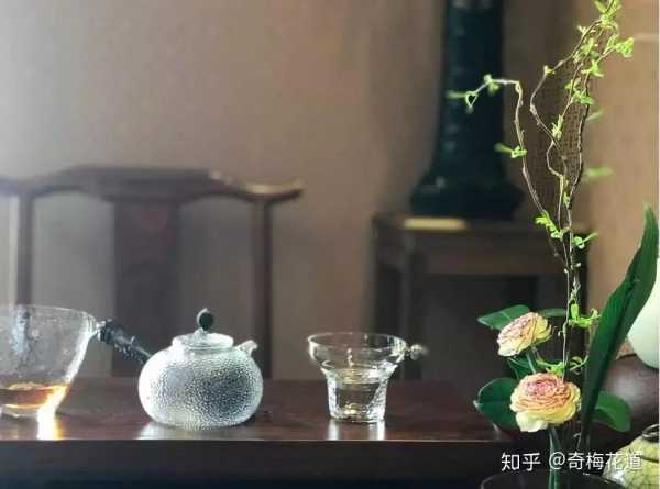 茶室插花指南,选对花卉,提升空间运势与雅韵,象征,美好,风水,第1张 茶室插花指南,选对花卉,提升空间运势与雅韵,象征,美好,风水,第1张