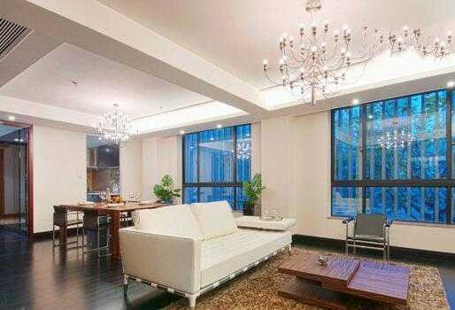 窗户拐角布局,摆放这些物品,提升家居运势与美观!,象征,气场,风水,第1张 窗户拐角布局,摆放这些物品,提升家居运势与美观!,象征,气场,风水,第1张