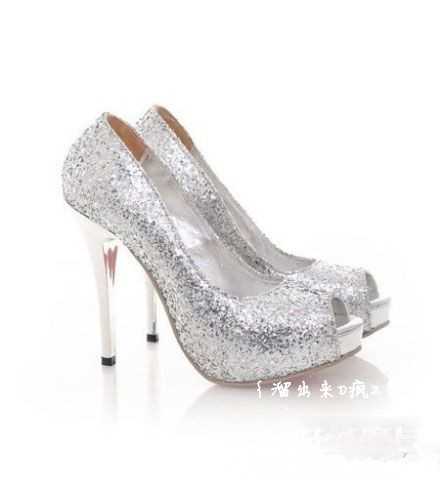 十二星座专属鞋款指南,穿出个性,走好每一步,象征,事业,十二星座,第1张 十二星座专属鞋款指南,穿出个性,走好每一步,象征,事业,十二星座,第1张