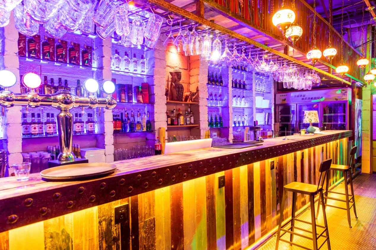 酒馆开吉时吉日查询,揭秘传统与现代结合的奥秘,吉时,吉凶,风水布局,第1张 酒馆开吉时吉日查询,揭秘传统与现代结合的奥秘,吉时,吉凶,风水布局,第1张