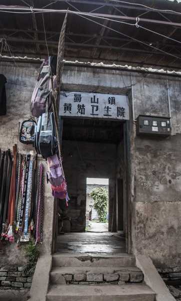 南山别院求签揭秘，传统文化与现代消费的碰撞,求签,寺庙,祈福,第1张