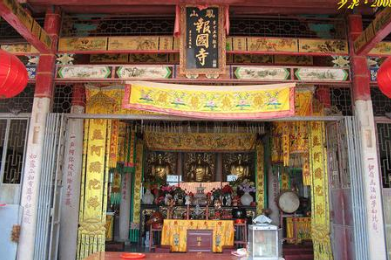 佛堂门帘讲究,如何选择与布置提升家居灵气,风水,装饰品,第1张 佛堂门帘讲究,如何选择与布置提升家居灵气,风水,装饰品,第1张