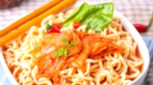 揭秘梦境，梦见吃泡面是什么意思？周公解梦为你解答,象征,挑战,解梦,第1张