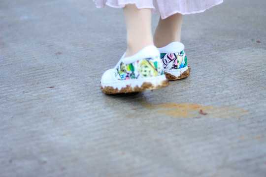 解梦，脚踩泥巴里的寓意与启示,象征,挑战,自我,第1张