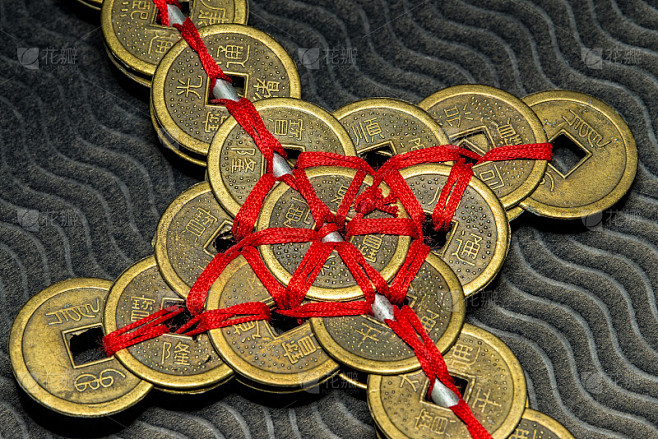 家中摆设宝剑的讲究，如何选择最佳宝剑提升家居运势,象征,事业,能量,第1张