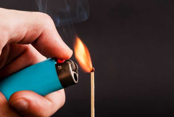 揭秘周公解梦，梦到打火机里的含义及其象征意义,象征,命运,挑战,第1张