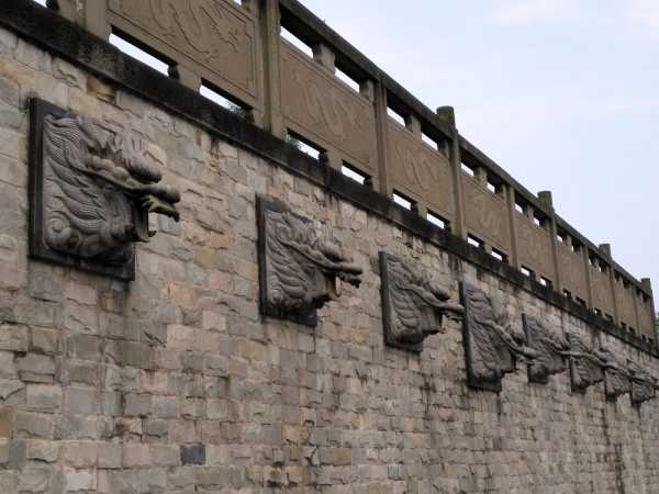 墓地揭秘，什么是青龙窜堂？,象征,风水,风水布局,第1张